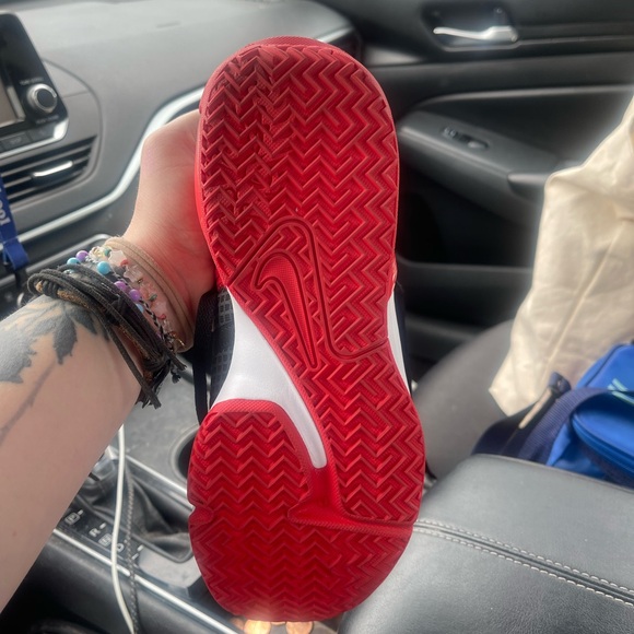 Nike Lebron Witness 7 Bred - Picture 3 of 6